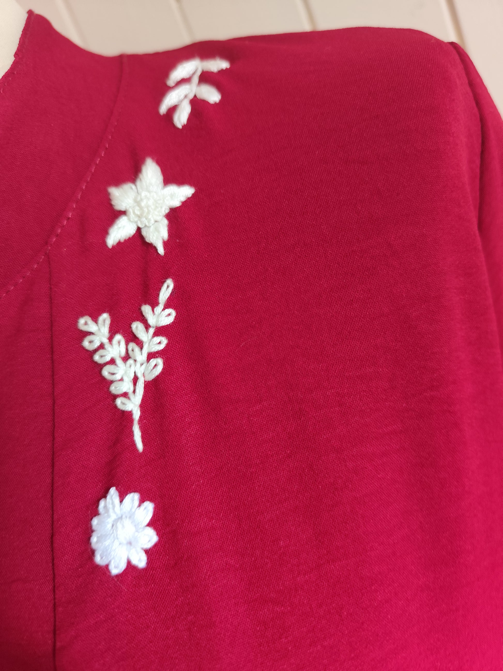Robe bordeau brodé TU