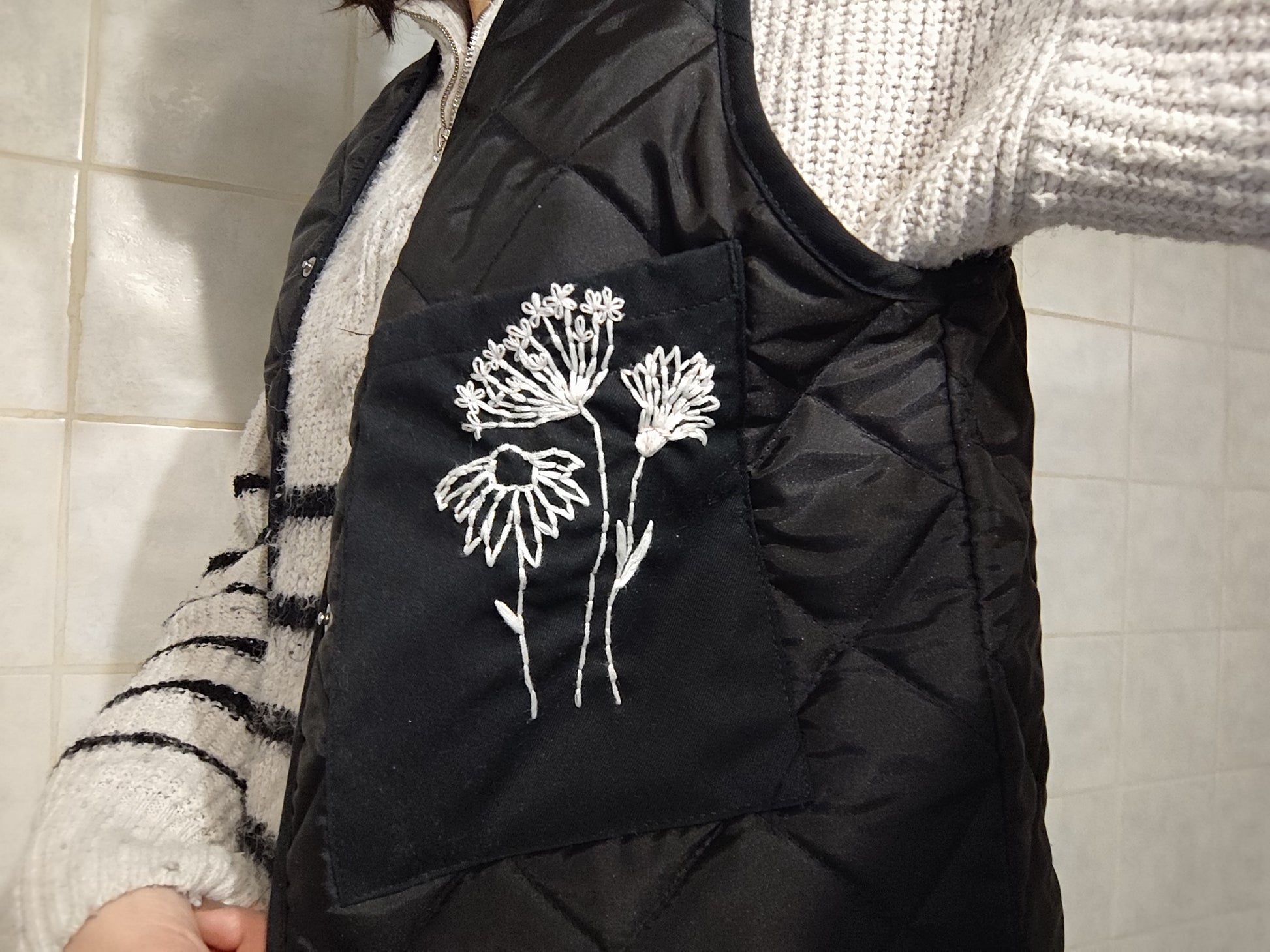 Veste sans manche brodée