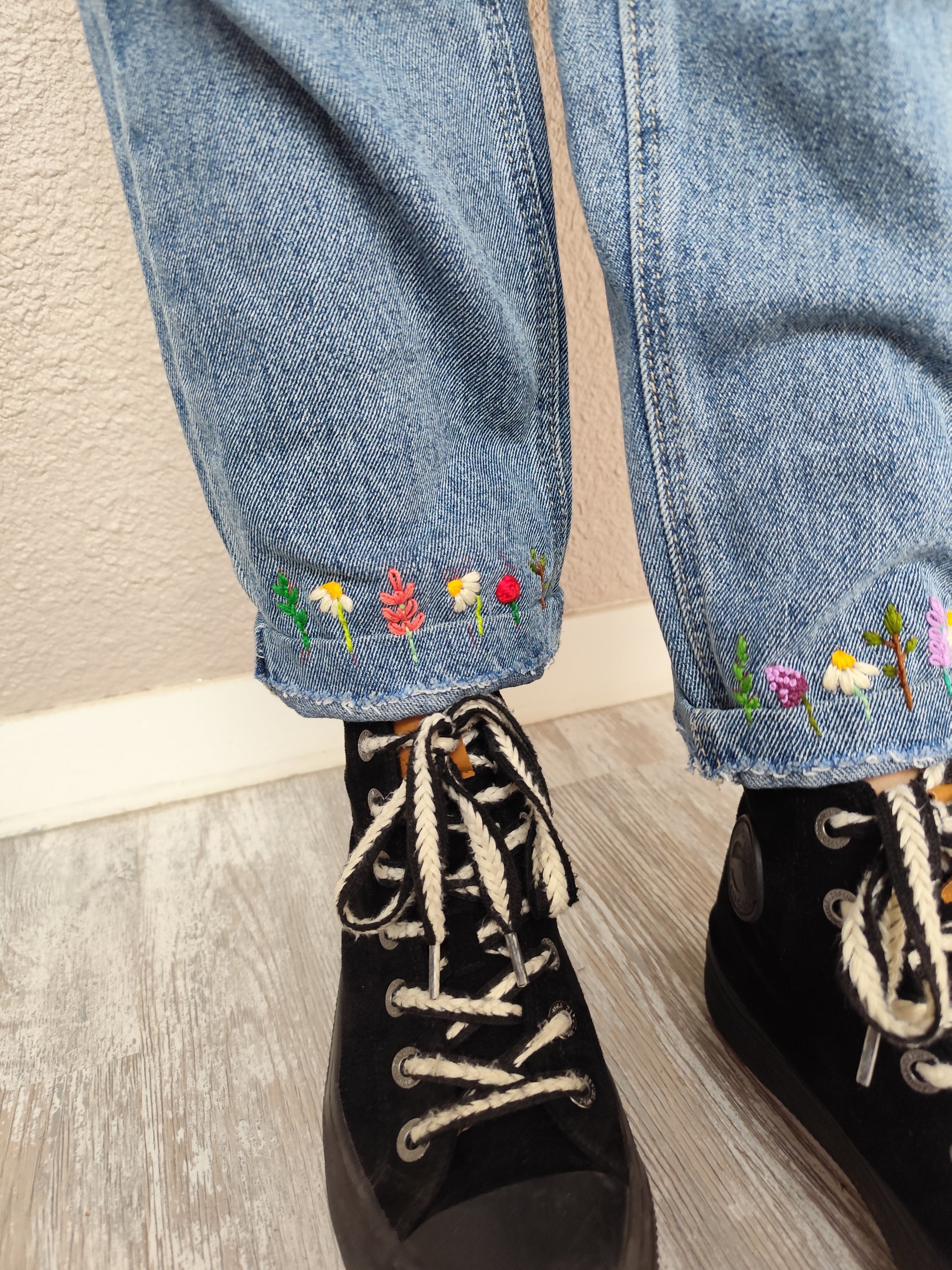 Broderie sur Jeans cheville