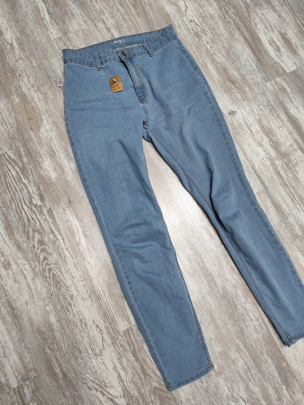 Jean brodé poche fleurs T.40