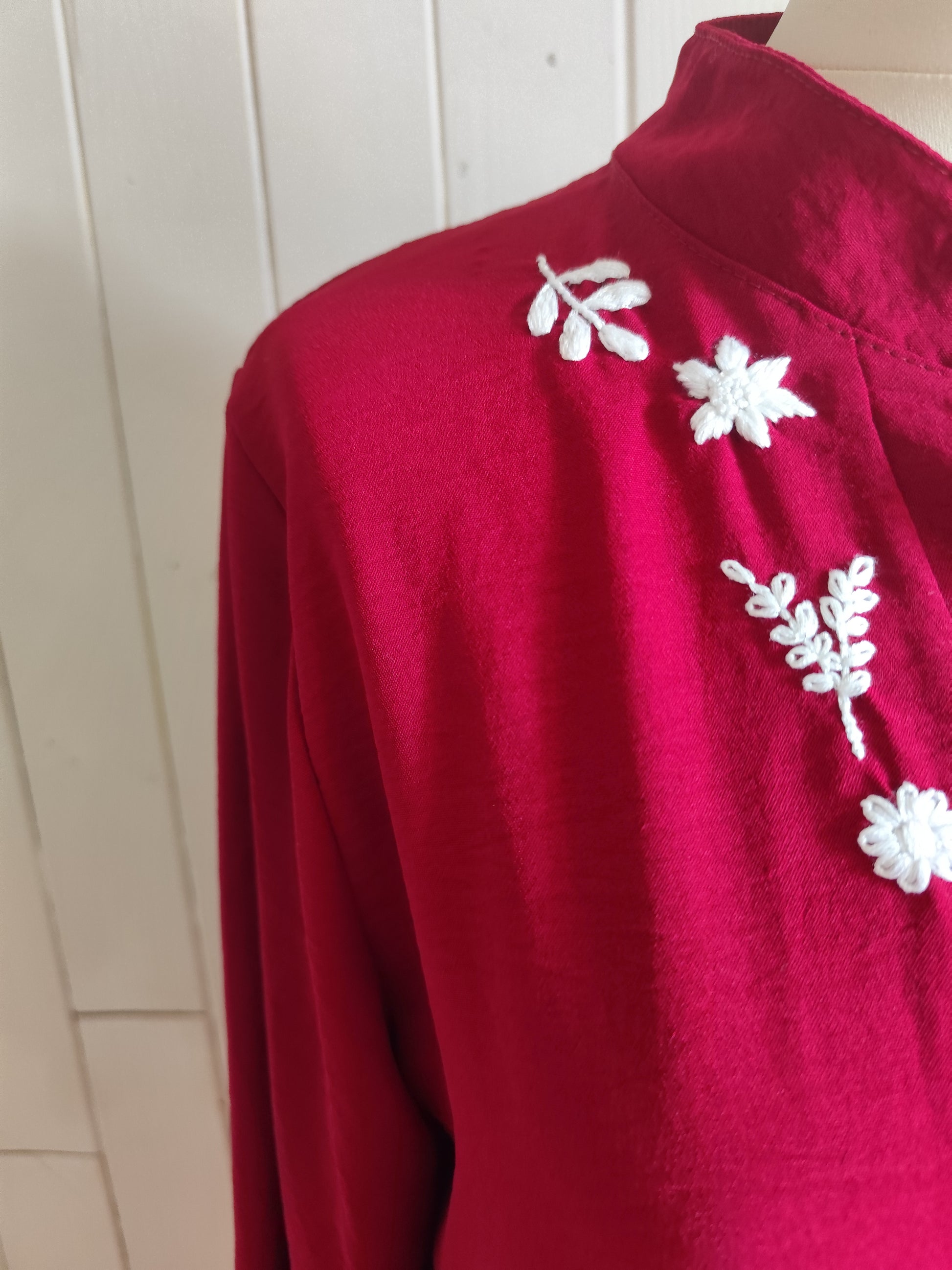 Robe bordeau brodé TU