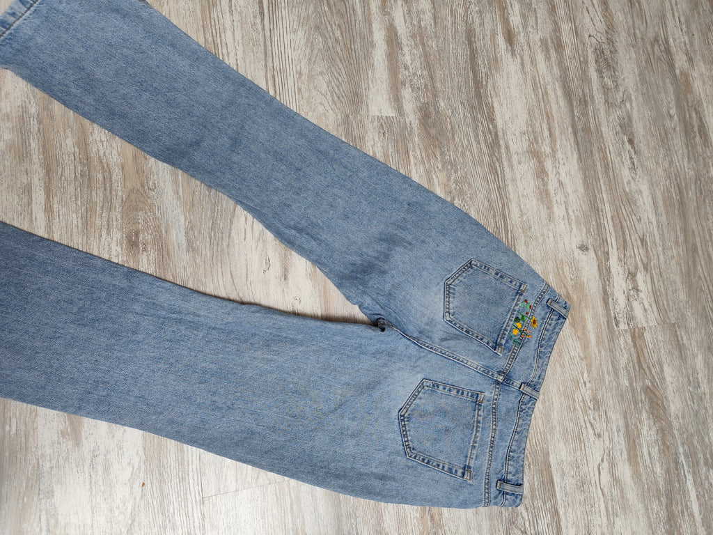 Jean Bootcut Brodé fleurs (T38)