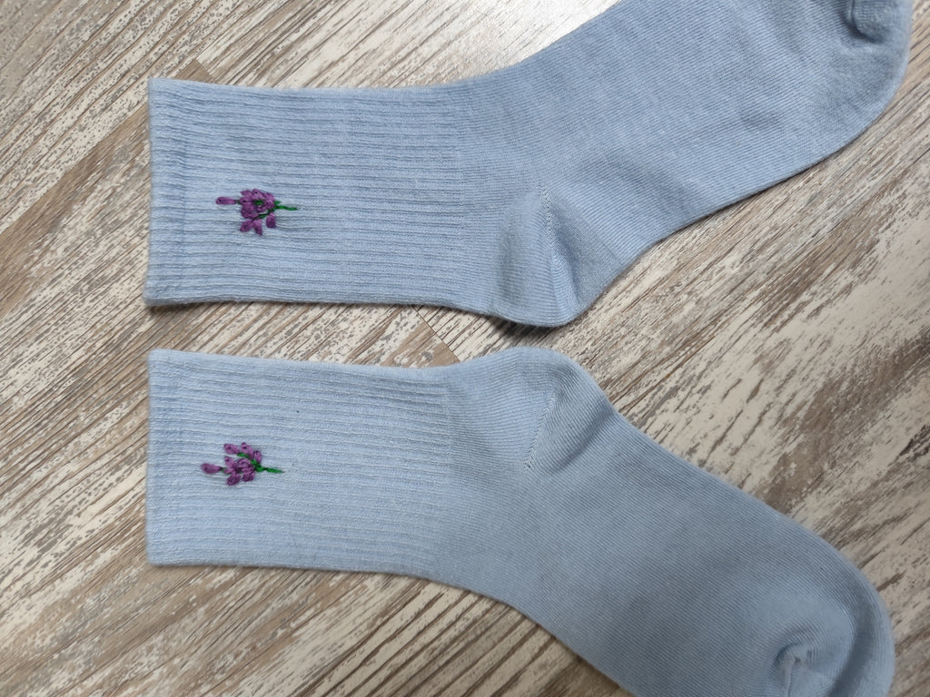 Chaussettes brodées personnalisées – Création artisanale – Motif au choix (36-40)