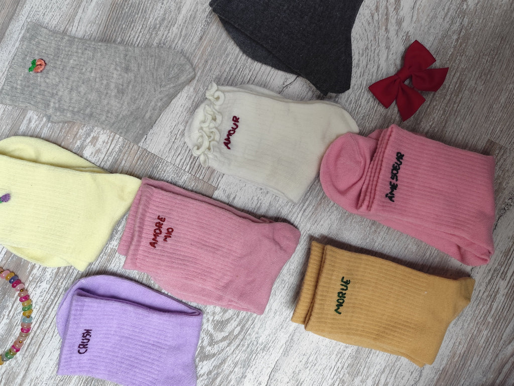 Chaussettes brodées personnalisées – Collection Amour – Motif au choix (36-40)