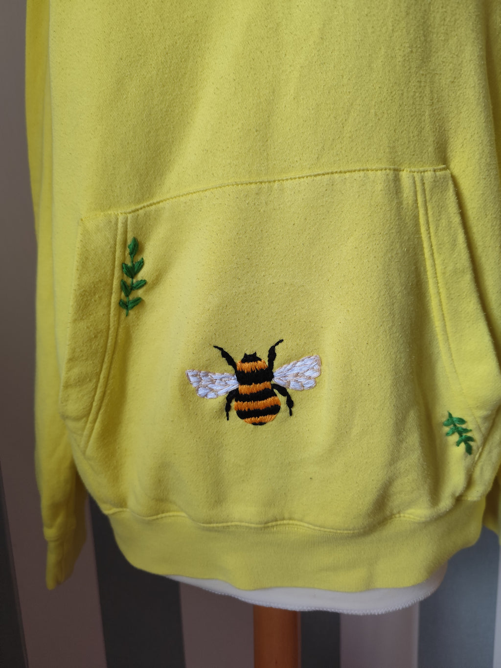 Sweat Custom Broderie abeille