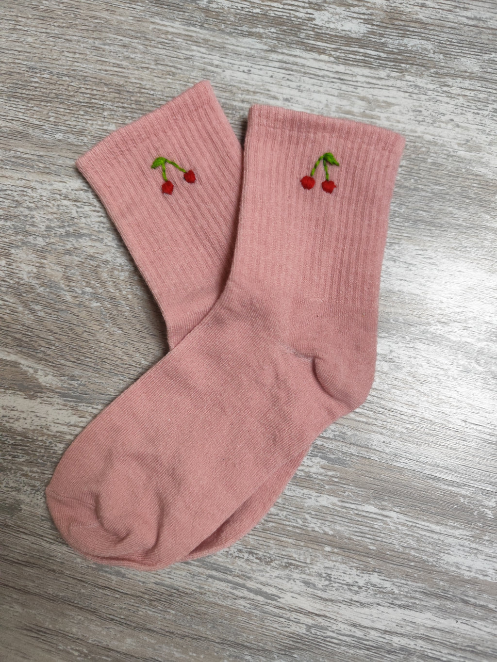 Chaussettes brodées personnalisées – Création artisanale – Motif au choix (36-40)