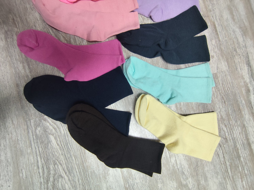 Chaussettes brodées personnalisées – Création artisanale – Motif au choix (36-40)