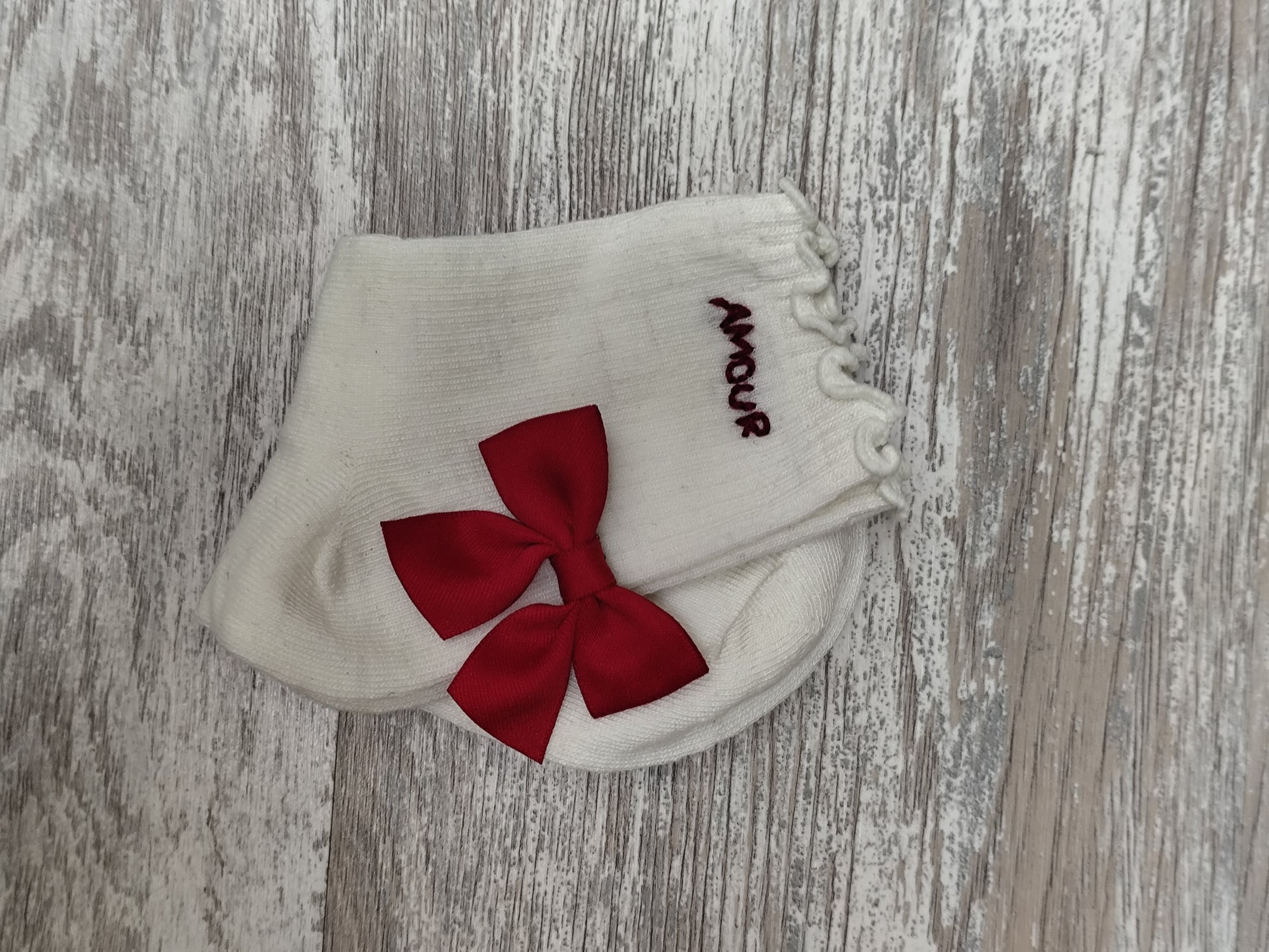 Chaussettes brodées personnalisées – Collection Amour – Motif au choix (36-40)