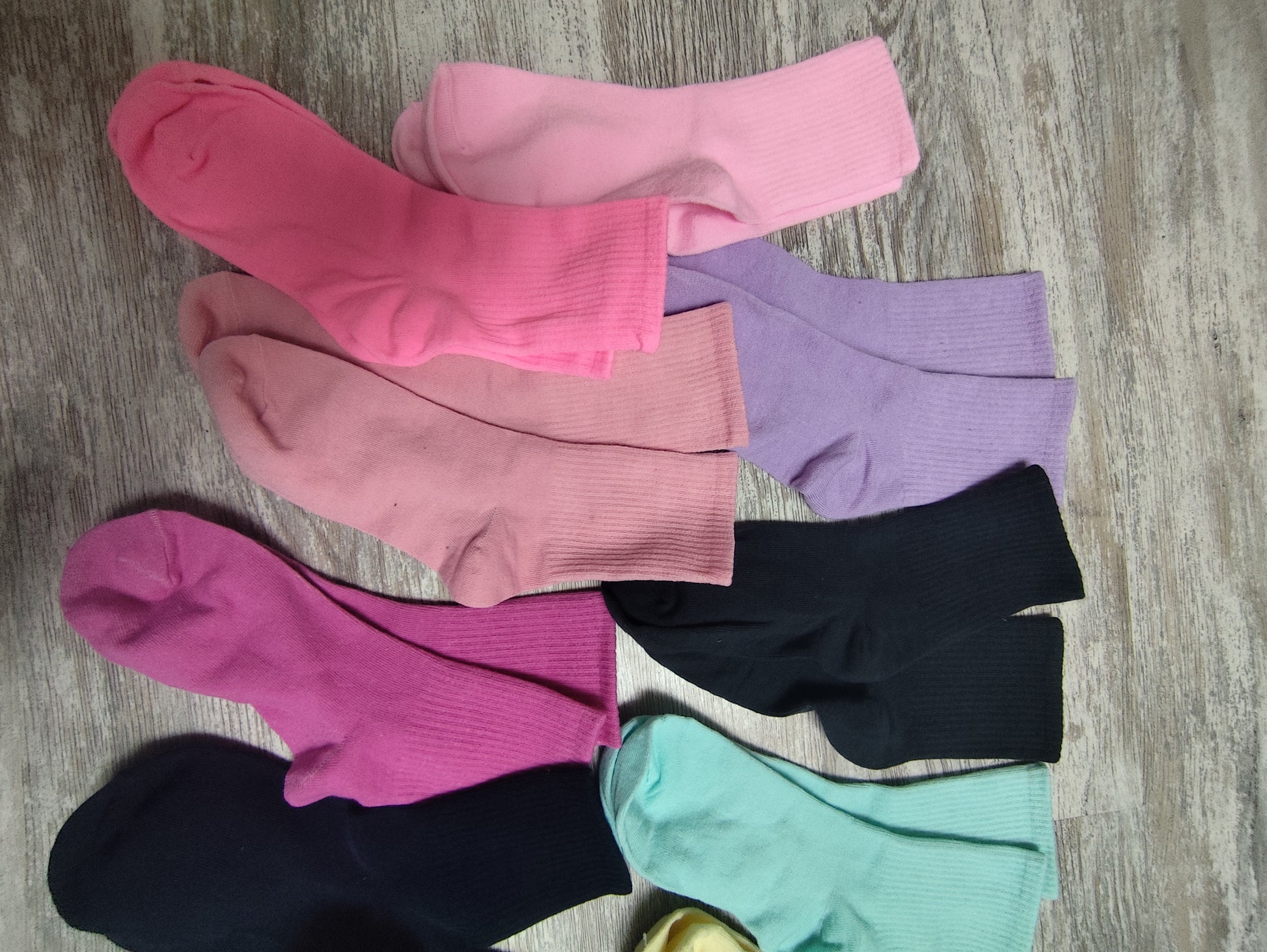 Chaussettes brodées personnalisées – Création artisanale – Motif au choix (36-40)