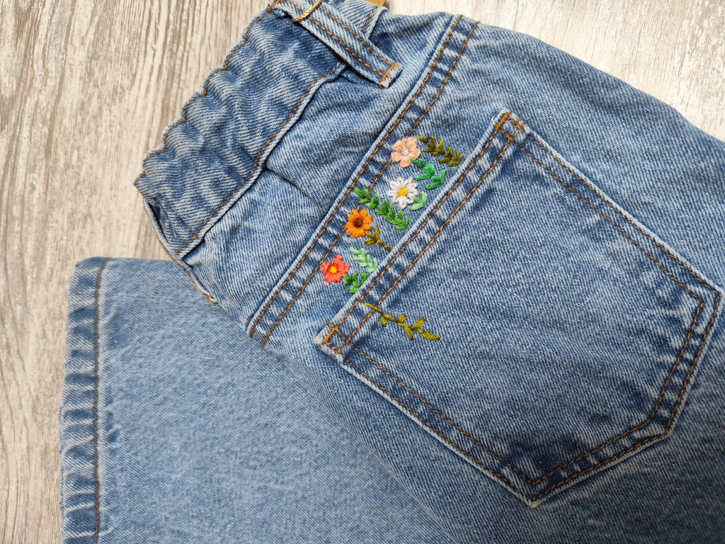 Jean Jambes large brodé poche arrière florale (10ans)